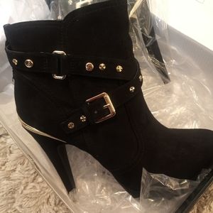 Brand new GUESS boots